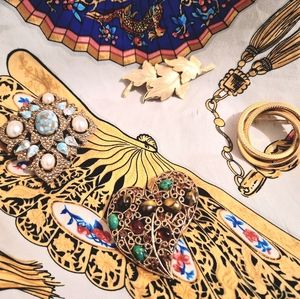 Vintage Brooches Collection